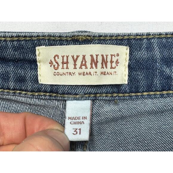 Shyanne Women's Button Fly Blue Denim Cut-Off Shorts - Size 31 (32x2.5) - Picture 4 of 5